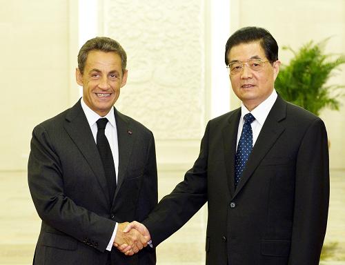 8月25日,中国国家主席胡锦涛在北京人民大会堂会见法国总统萨科齐。 新华社记者李学仁摄