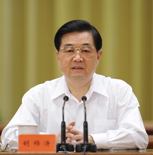 7月5日至6日,中共中央、国务院在北京召开西部大开发工作会议。中共中央总书记、国家主席、中央军委主席胡锦涛在会上发表重要讲话。新华社记者 李涛 摄