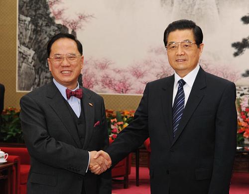12月22日,国家主席胡锦涛在北京会见来京述职的香港特别行政区行政长官曾荫权。新华社记者 饶爱民 摄