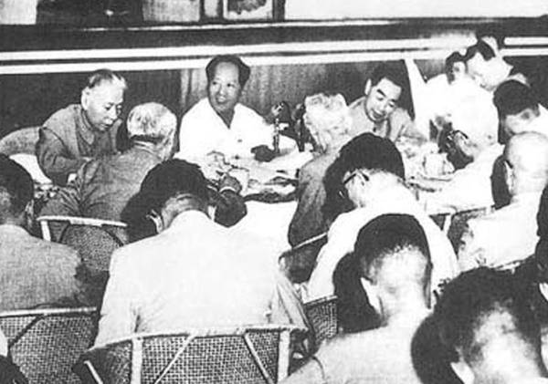 1959年庐山会议现场。
