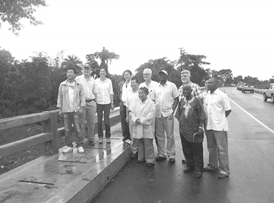 2010年8月13日,世界银行代表视察河南国际实施的利比里亚道路修复项目后说:“河南国际是值得信赖的合作伙伴。” 2010年8月13日,世界银行代表视察河南国际实施的利比里亚道路修复项目后说:“河南国际是值得信赖的合作伙伴。”