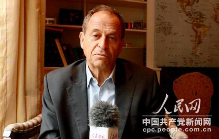 英国48家集团主席斯蒂芬·佩里接受人民网采访。